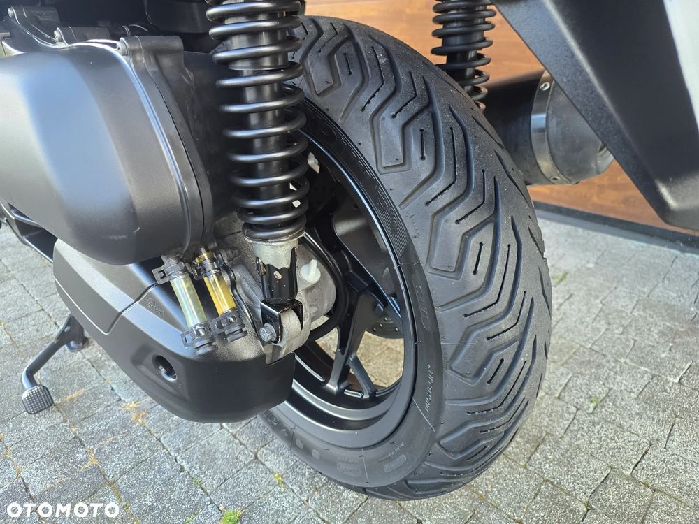 Yamaha X-max - 19