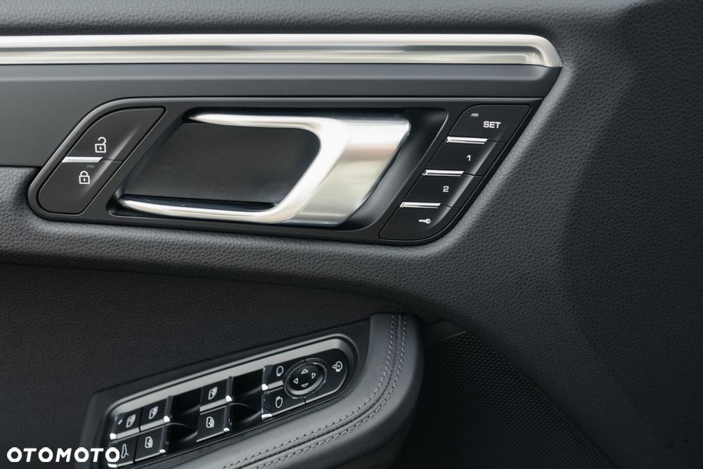 Porsche Macan T - 27