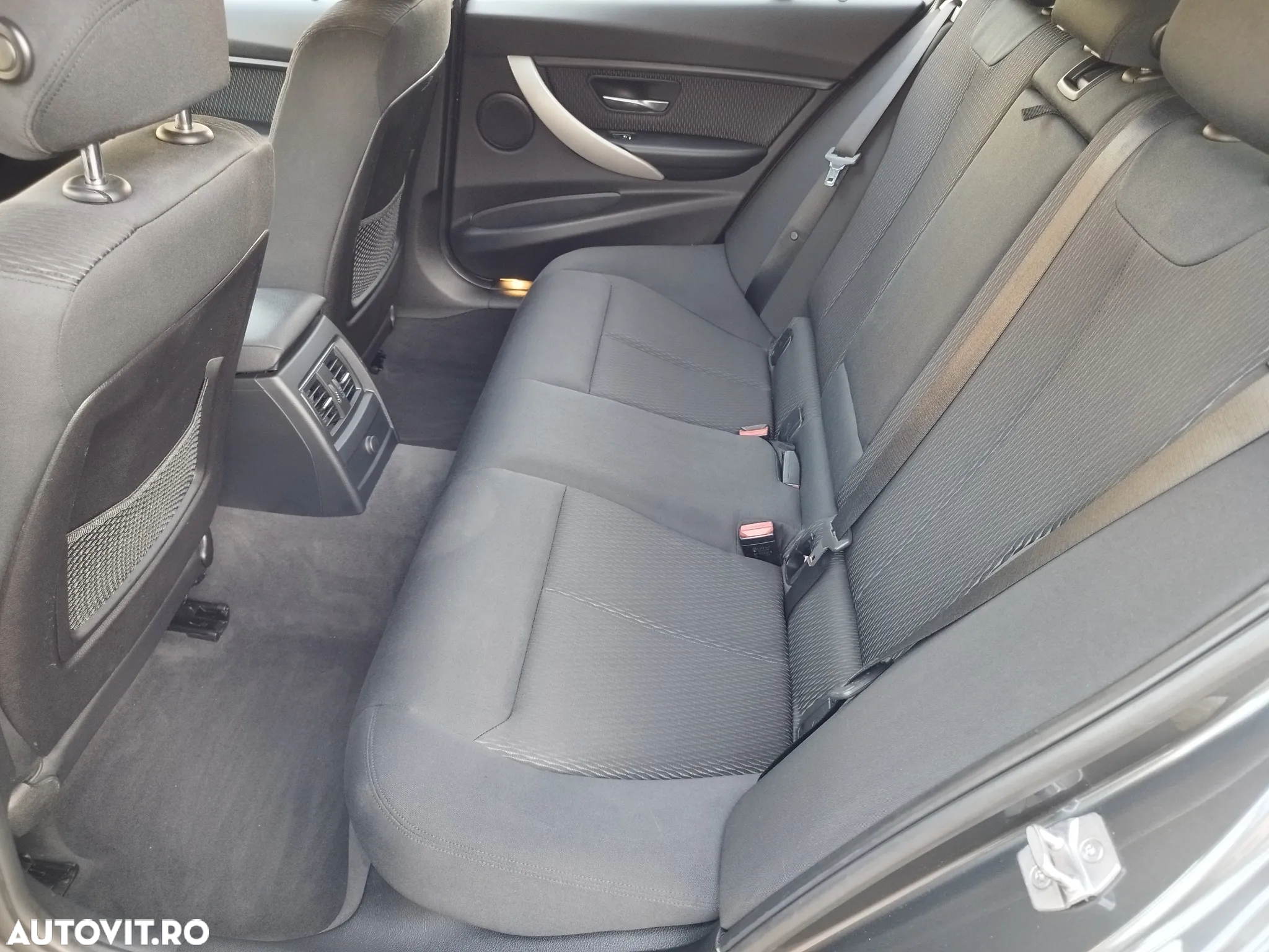 BMW Seria 3 318d Touring Aut. Advantage - 19