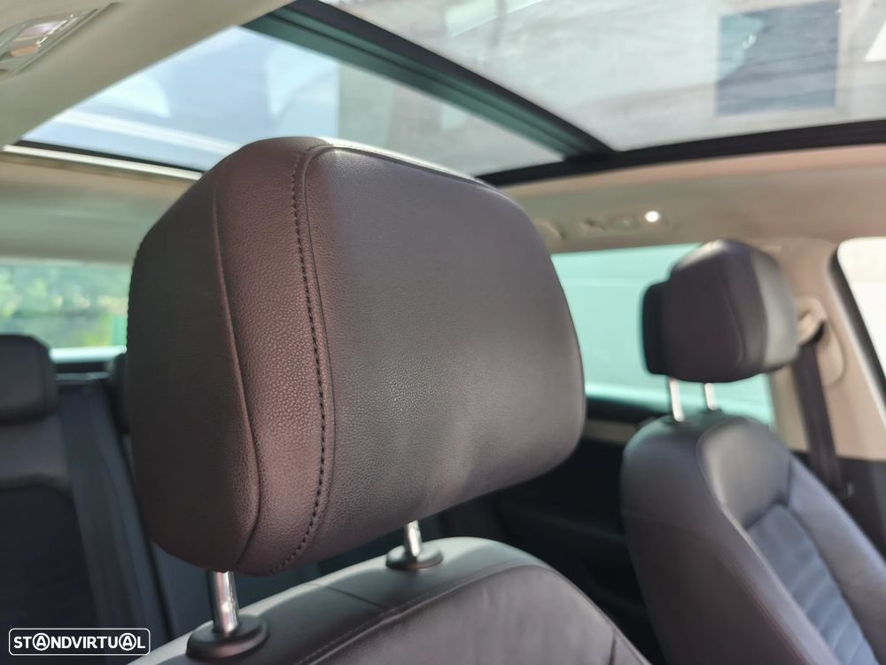 VW Passat Variant 2.0 TDI Highline DSG 4Motion - 16