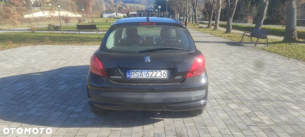Peugeot 207 1.4 16V Trendy - 6