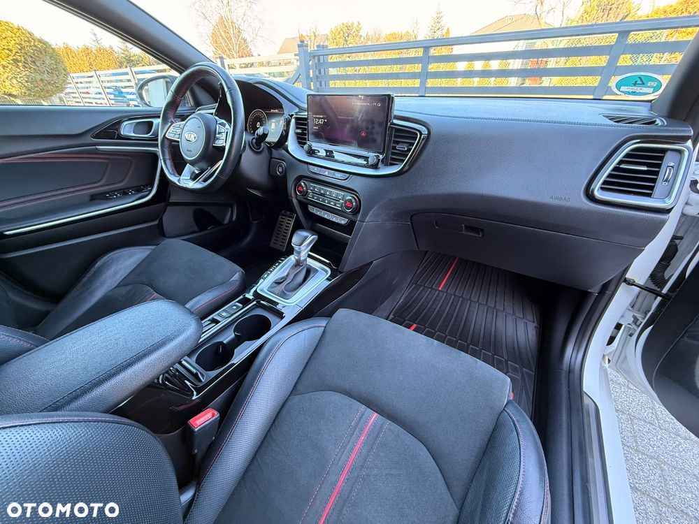 Kia ProCeed 1.6 T-GDI GT DCT - 34