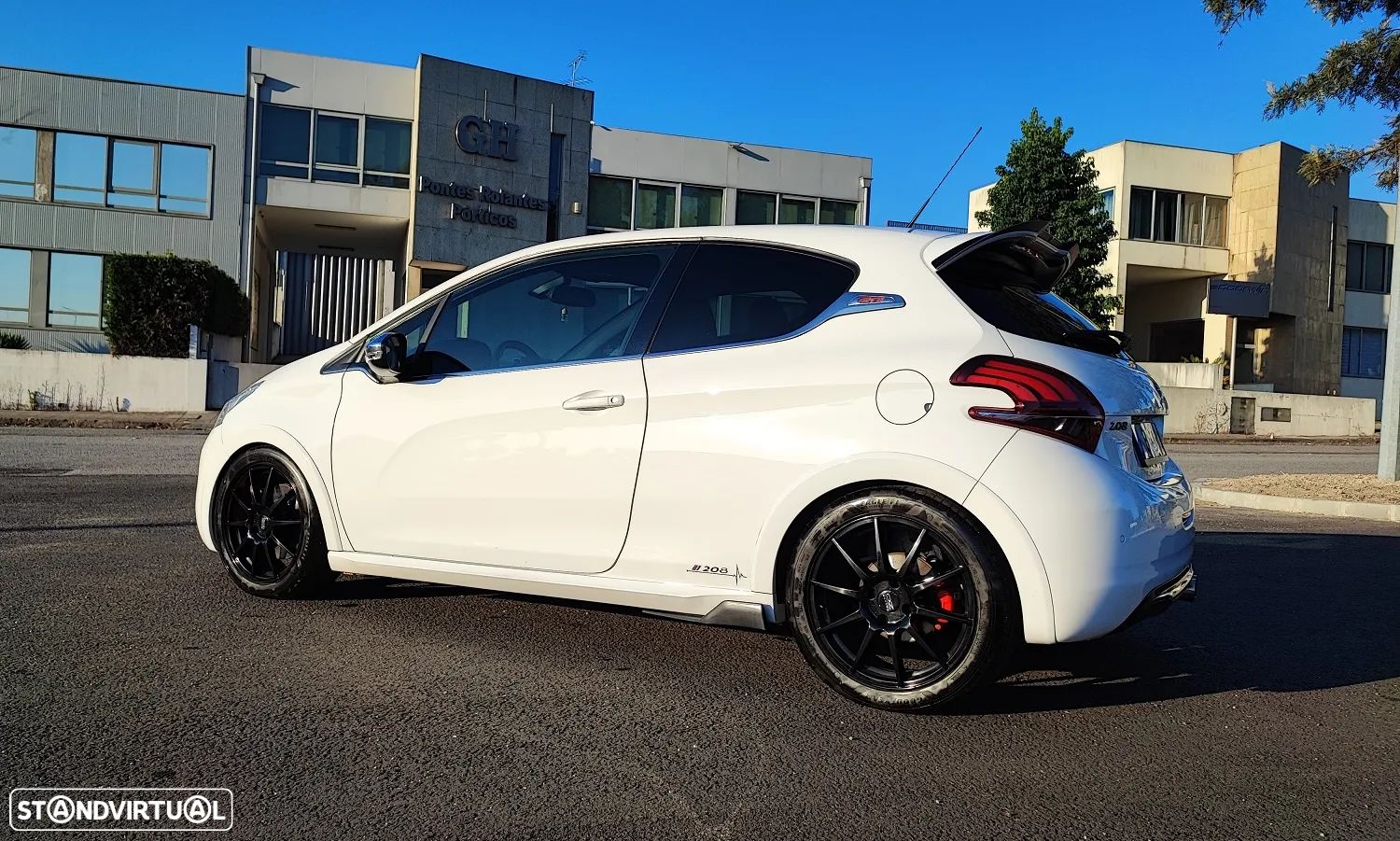 Peugeot 208 GTI 200 THP - 1