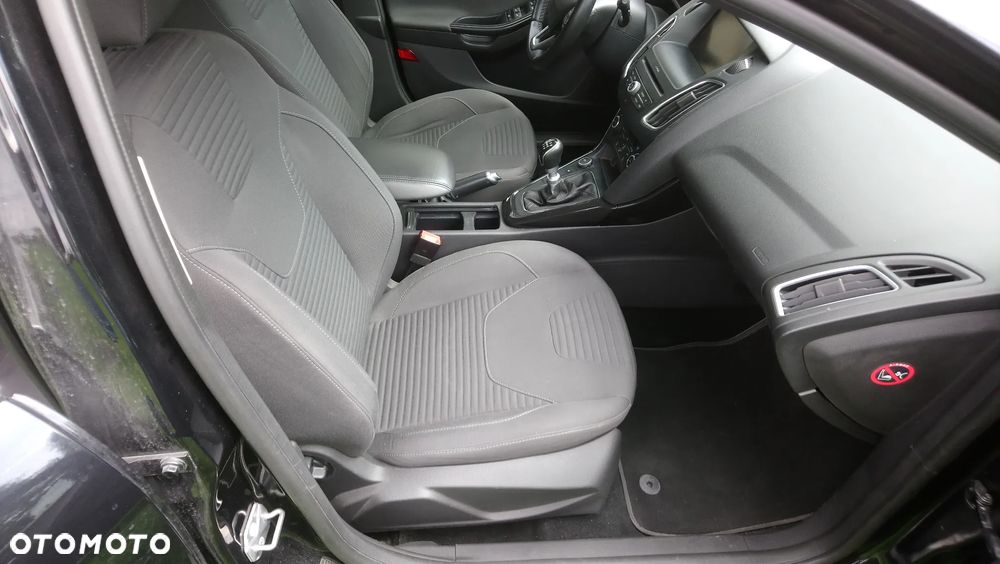 Ford Focus 1.5 EcoBoost Titanium ASS - 10