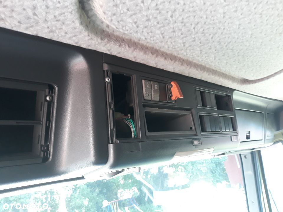 Iveco 260E37 6x4 - 32