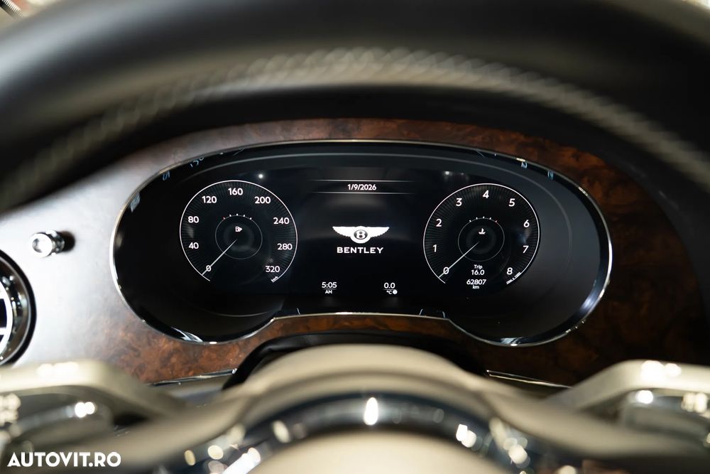 Bentley Bentayga Azure - 15