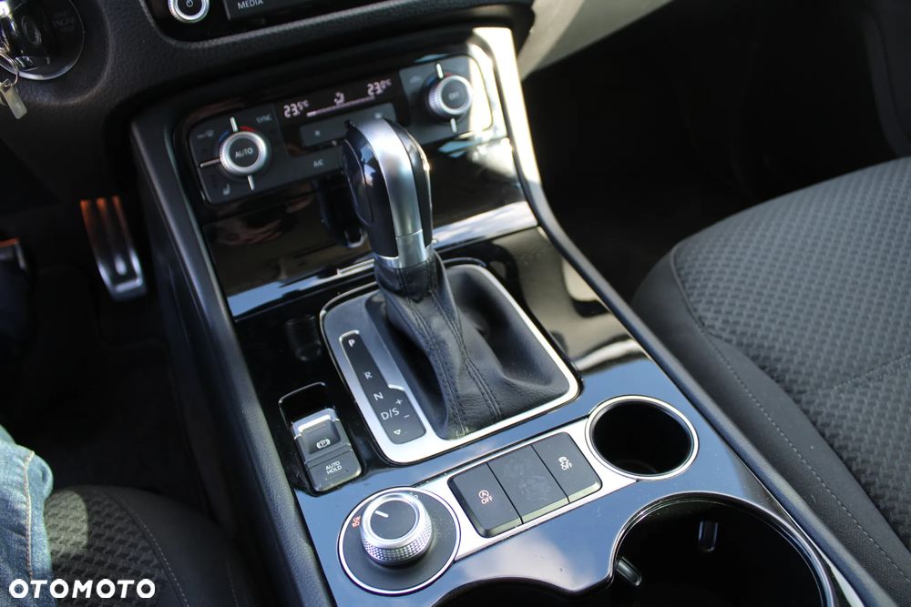 Volkswagen Touareg - 18