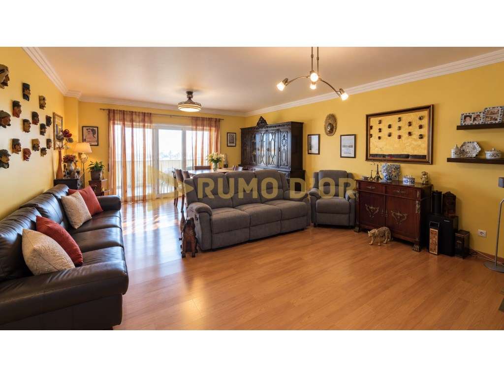 T3 com 177 m², Suíte, Garagem e Excelentes Varandas. Quinta da Pied... - Grande imagem: 3/26