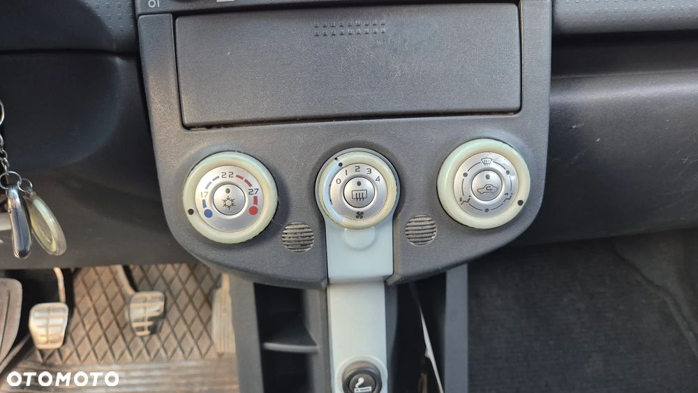 Mitsubishi Colt - 12