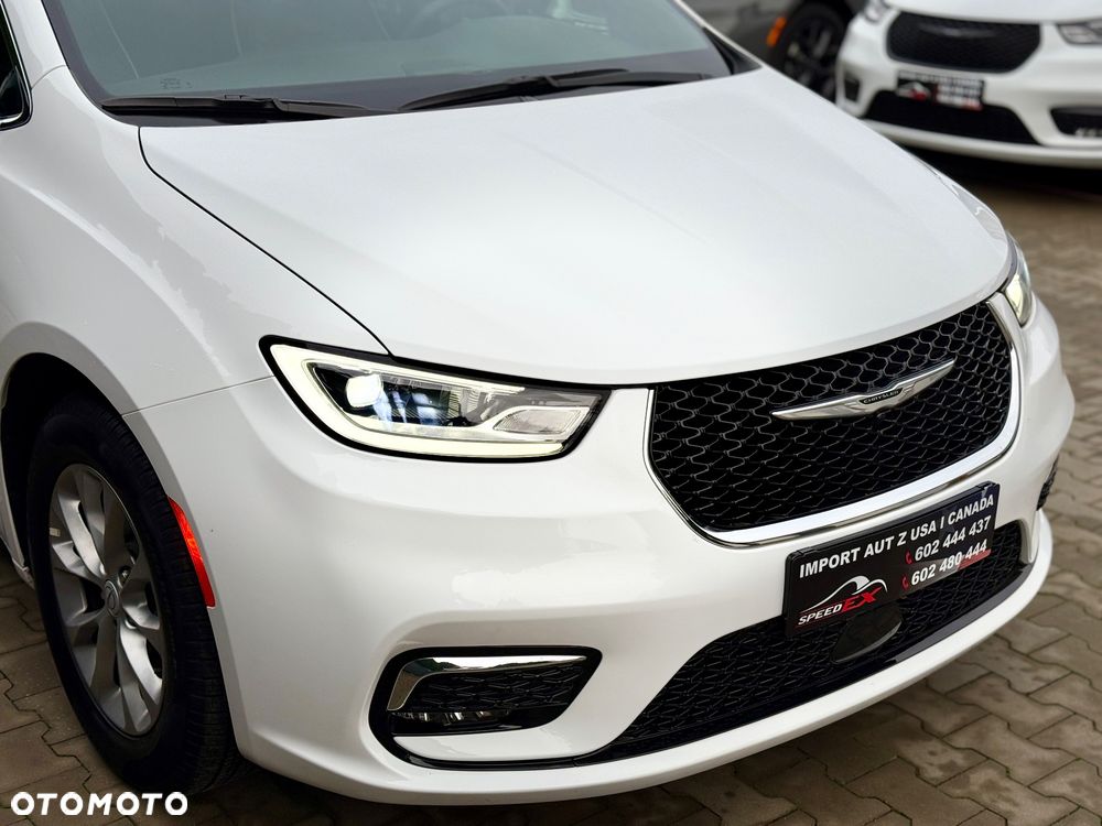 Chrysler Pacifica - 6