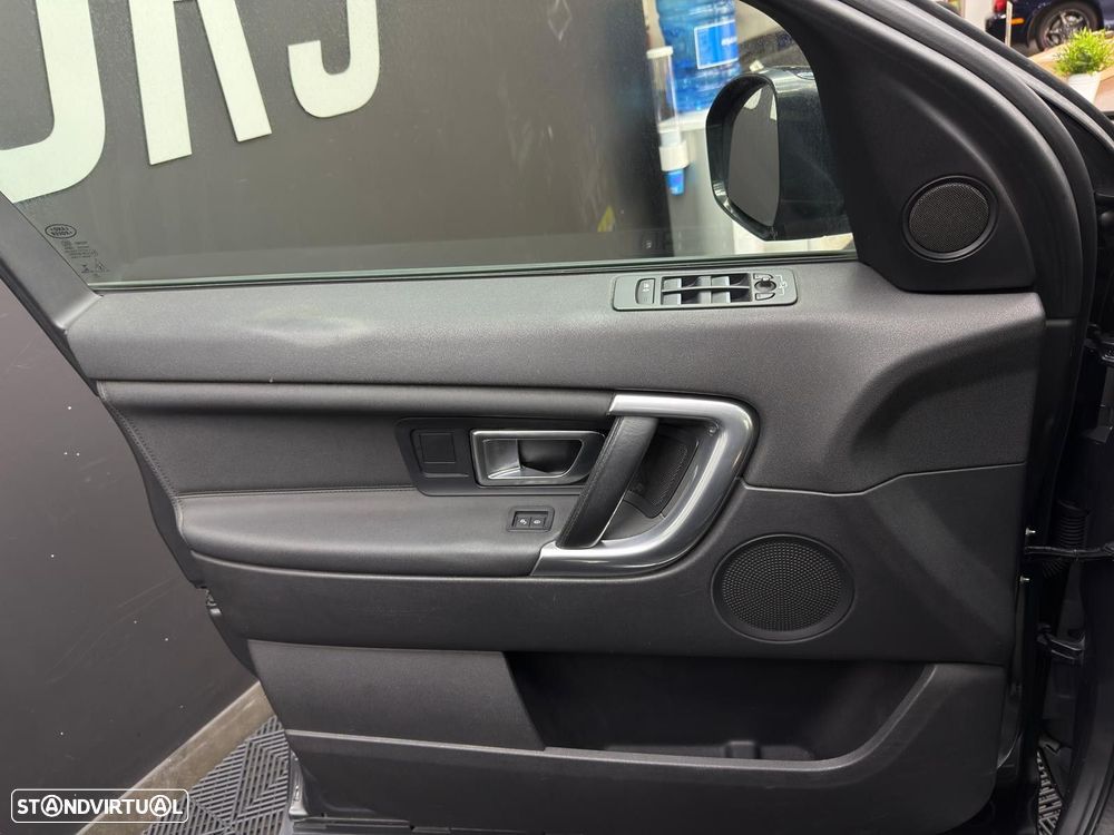 Land Rover Discovery Sport 2.0 eD4 R-Dynamic S - 24
