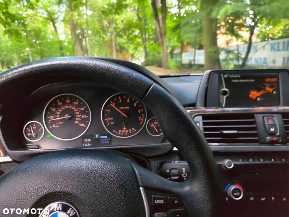 BMW Seria 3 328i xDrive Luxury Line - 13