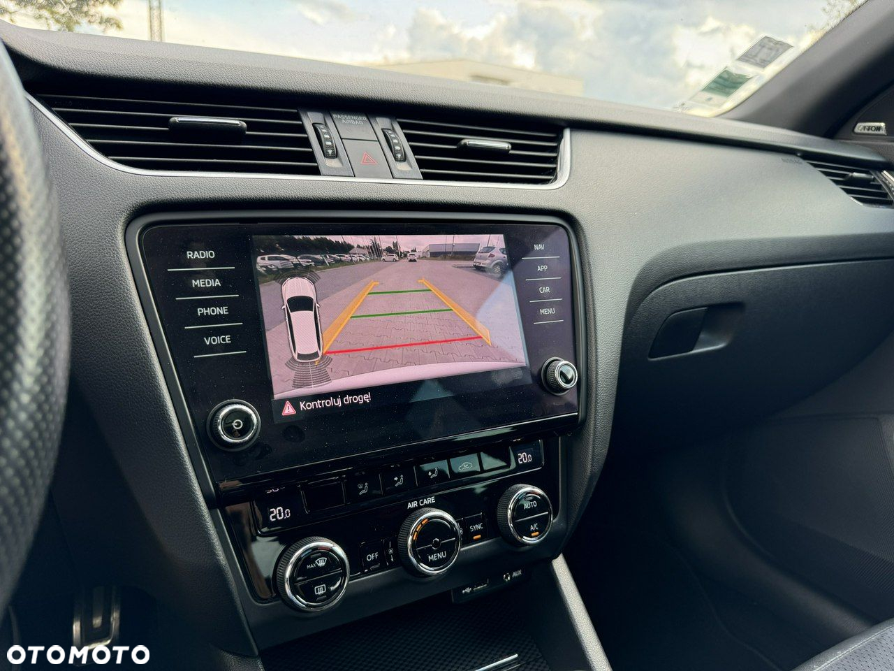 Skoda Octavia Combi 2.0 TDI DSG RS - 25