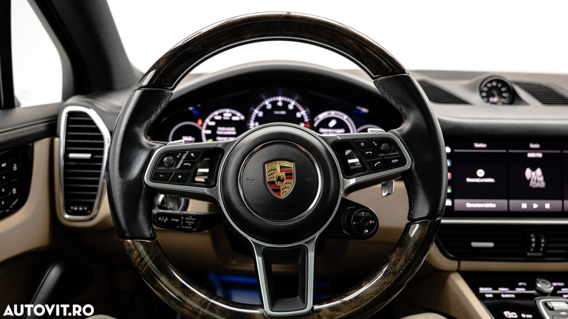 Porsche Cayenne - 23