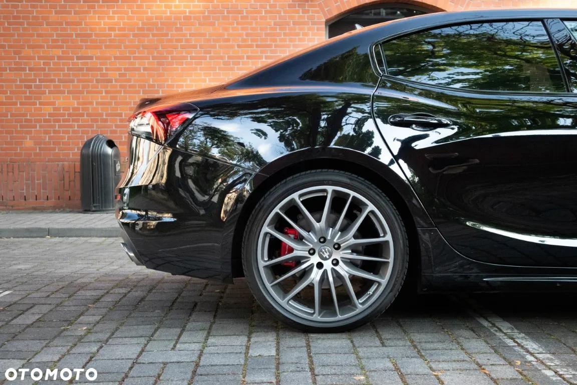 Maserati Ghibli GranSport - 14