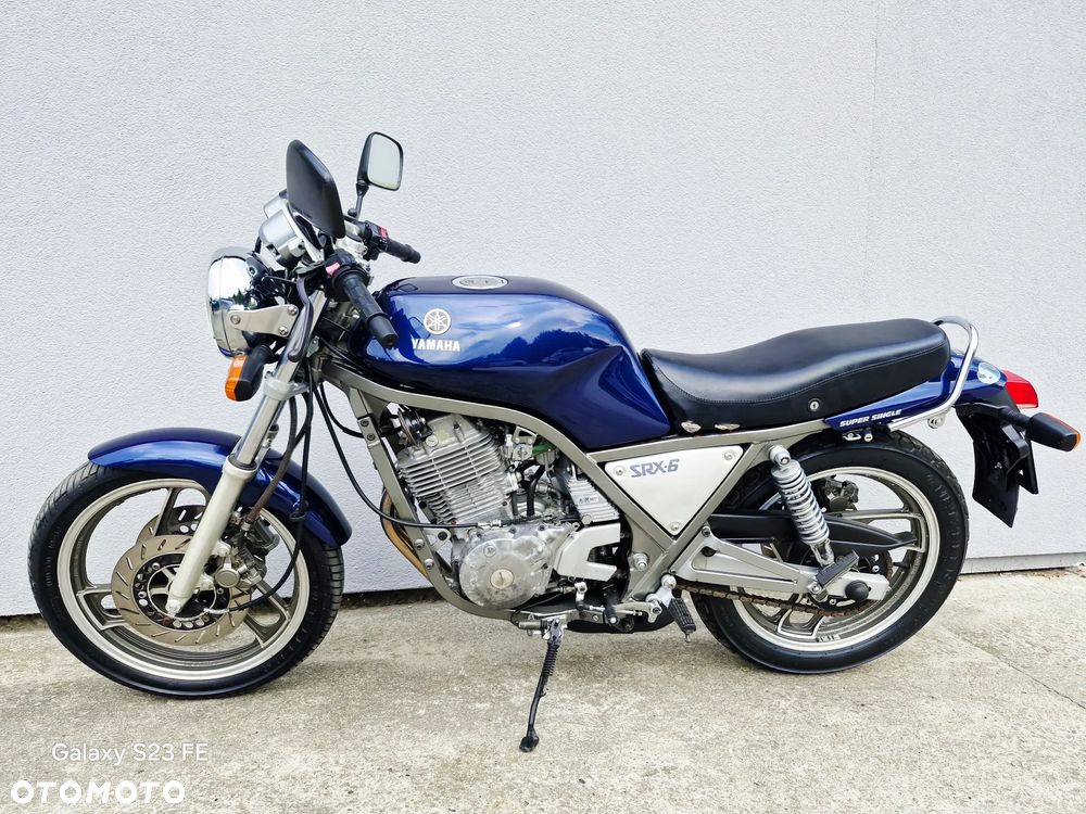 Yamaha SRX - 4