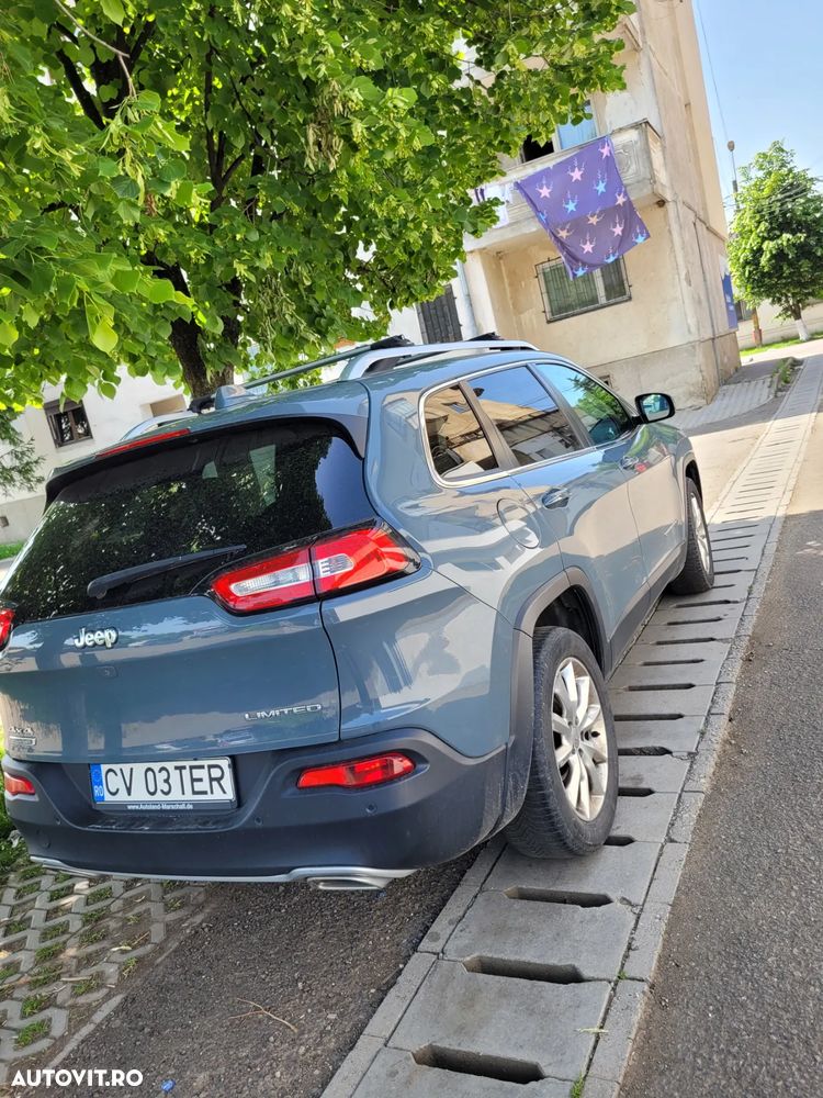 Jeep Cherokee - 4