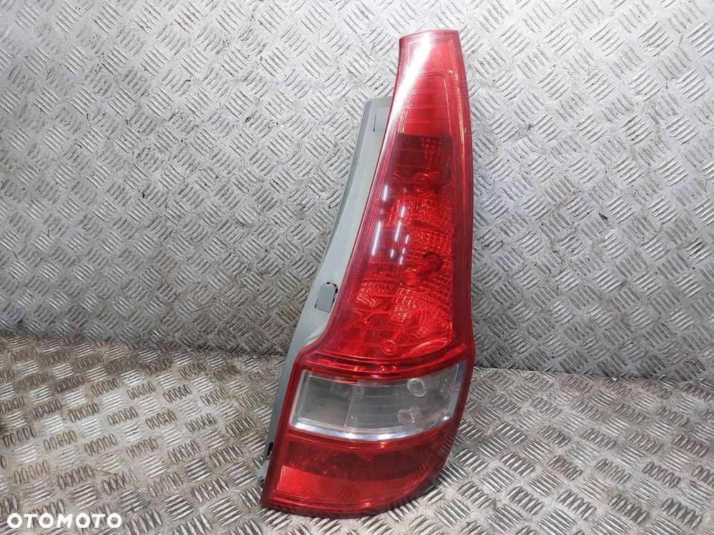 LAMPA PRAWY TYŁ HYUNDAI I30 I KOMBI - 1