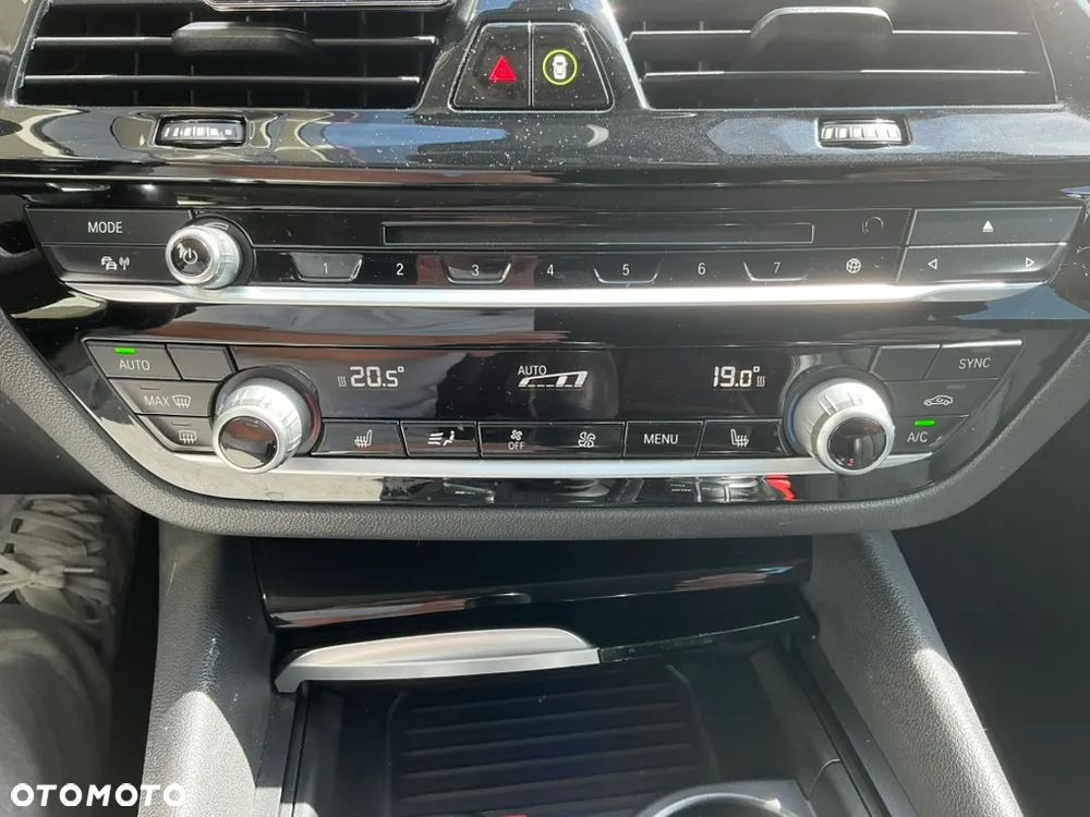 BMW Seria 5 520d Sport Line - 10