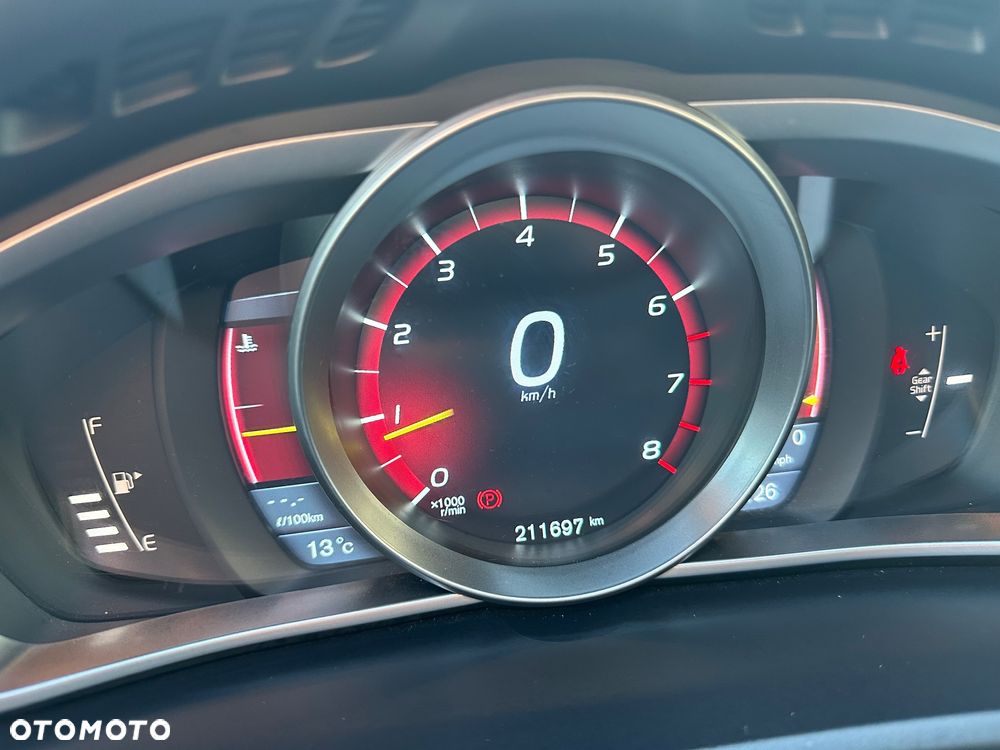 Volvo V40 T4 Momentum - 6