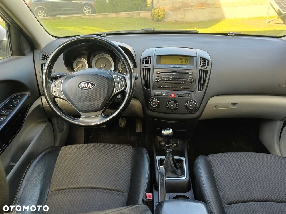 Kia Ceed - 5