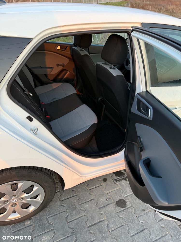 Hyundai i20 1.2 Select - 36