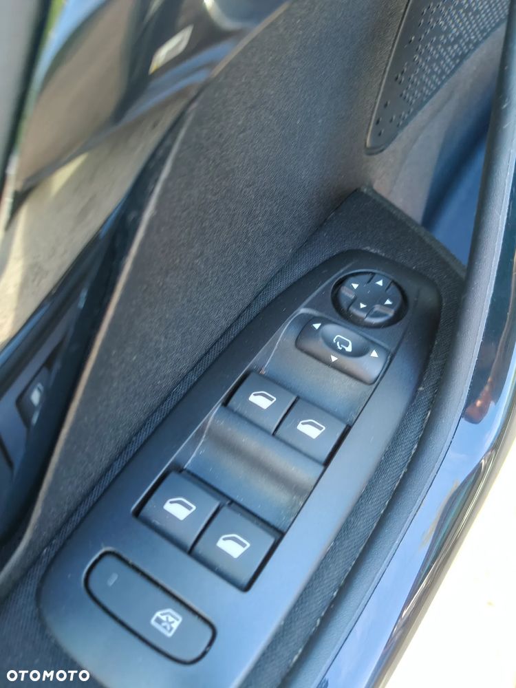 Peugeot 208 Blue-HDi 100 Stop&Start Allure - 17