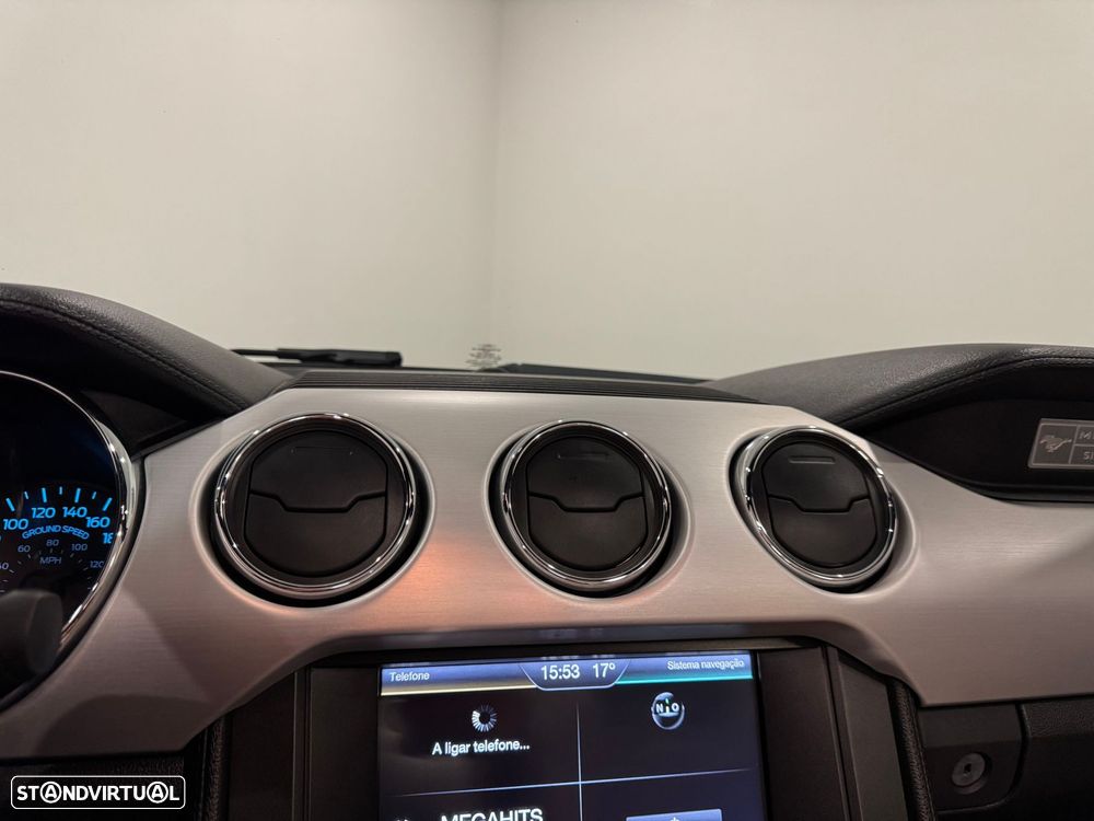 Ford Mustang 2.3i EcoBoost - 37