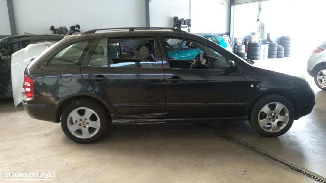 Caixa velocidades Skoda Fabia Combi 1.4 mpi de 2002 - 1
