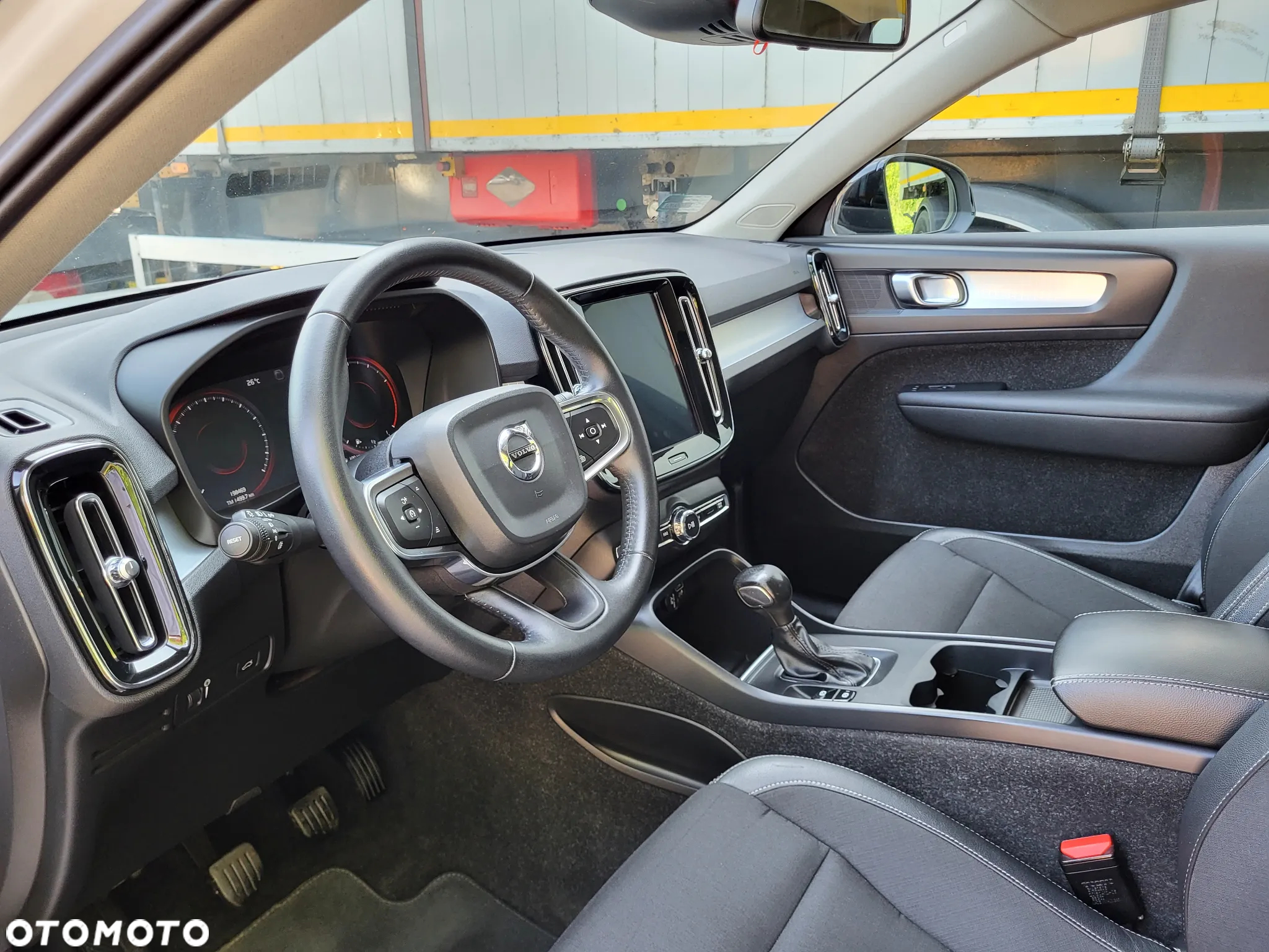 Volvo XC 40 T3 Momentum - 14
