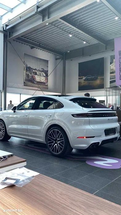 Porsche Cayenne Coupe - 3