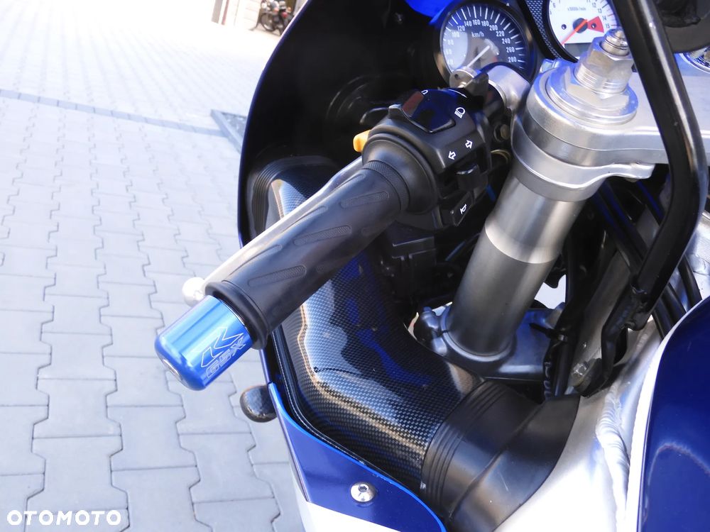 Suzuki GSX-R - 24