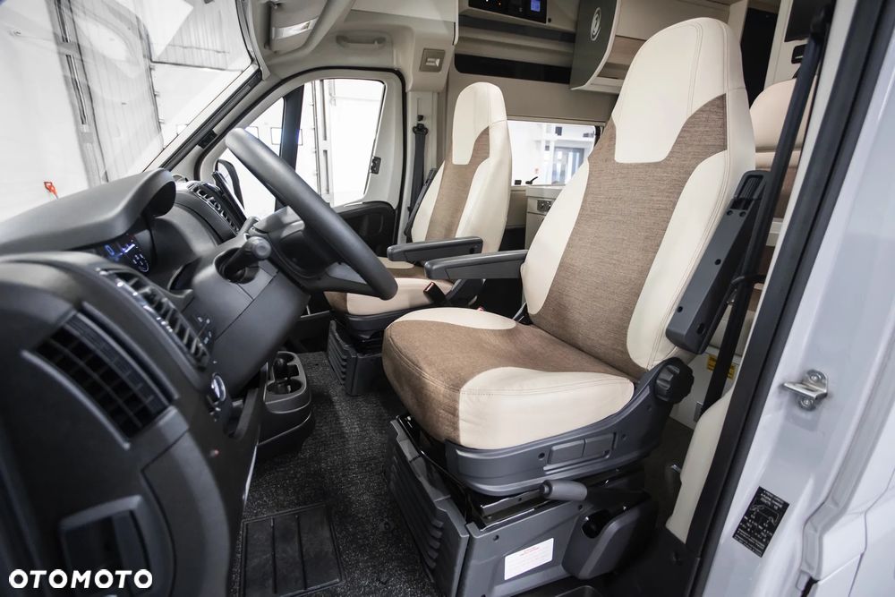 Eura Mobil 635 HB - 25
