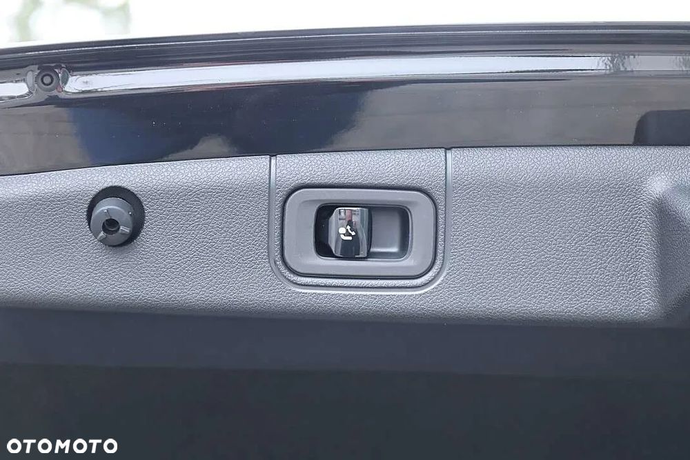 Mercedes-Benz Klasa E 220 d 4Matic 9G-TRONIC - 20