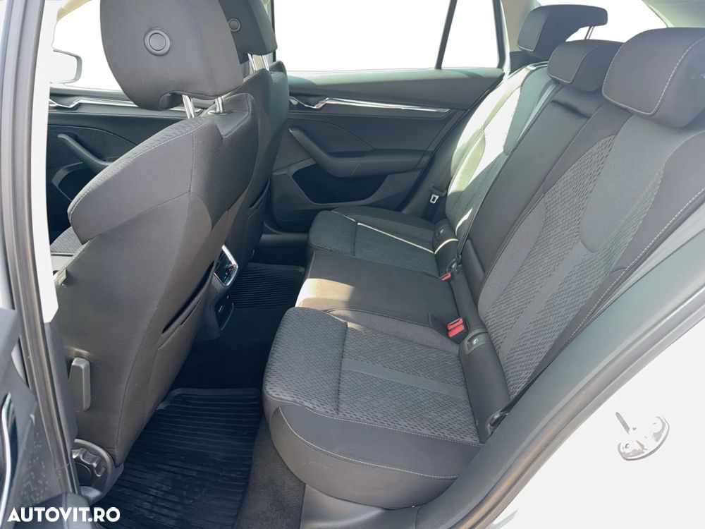 Skoda Octavia 2.0 TDI DSG Style - 12