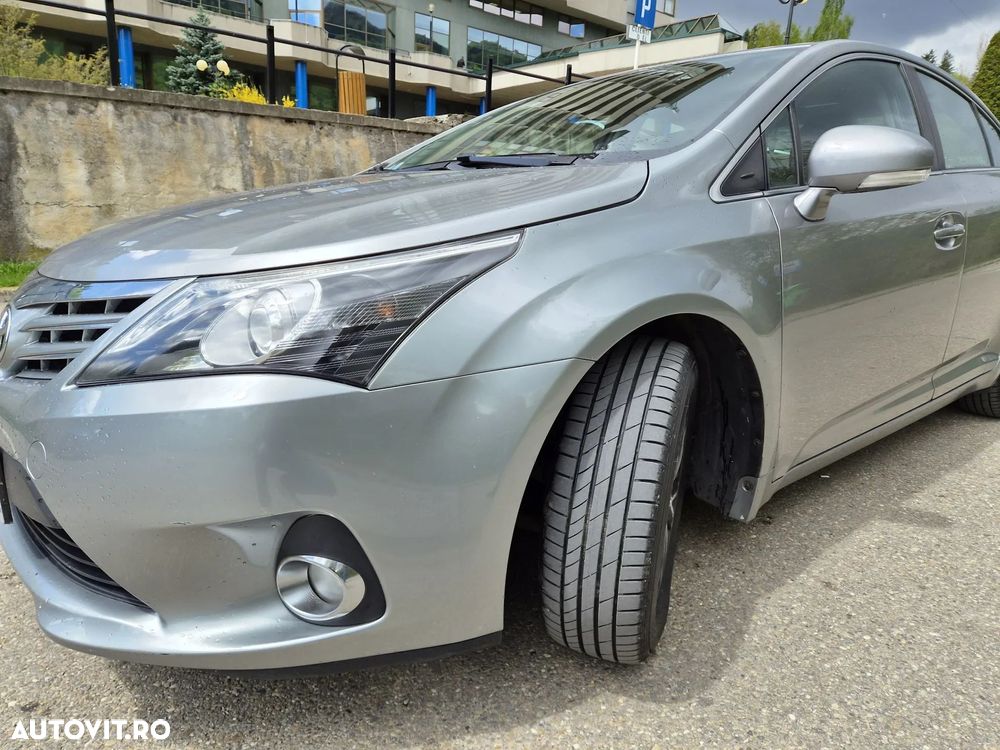 Toyota Avensis 2.0 D-4D Elegance - 10