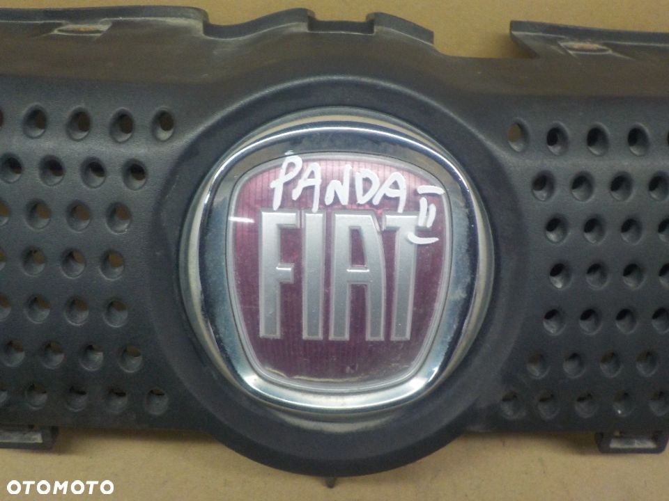 FIAT PANDA II GRIL LOGO - 2