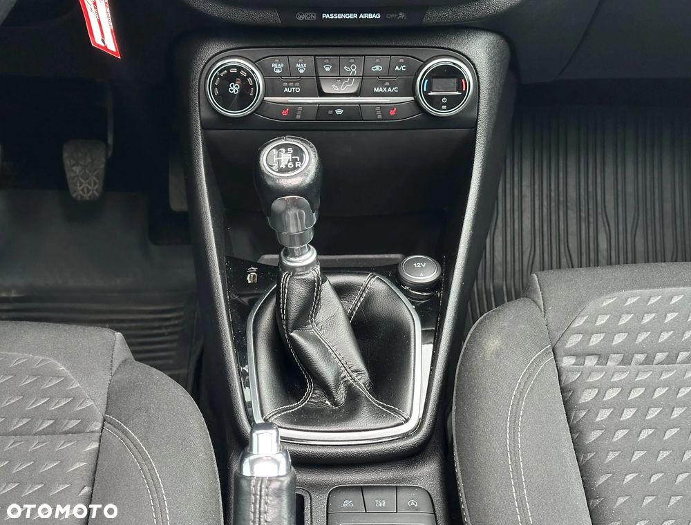 Ford Fiesta - 12