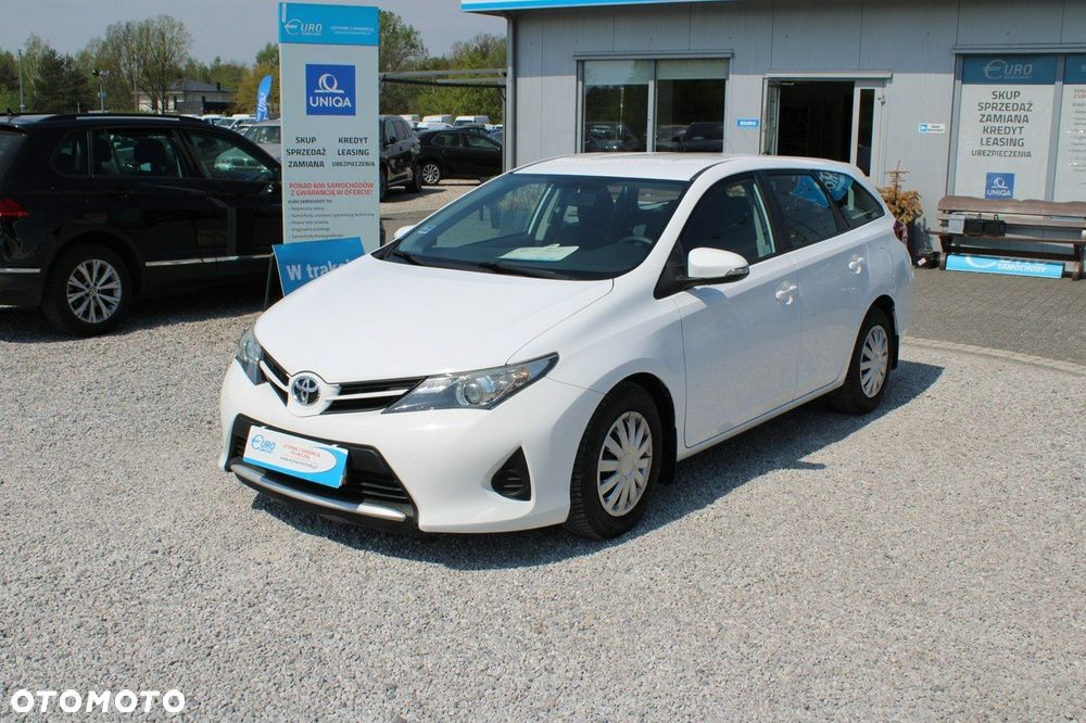 Toyota Auris - 2