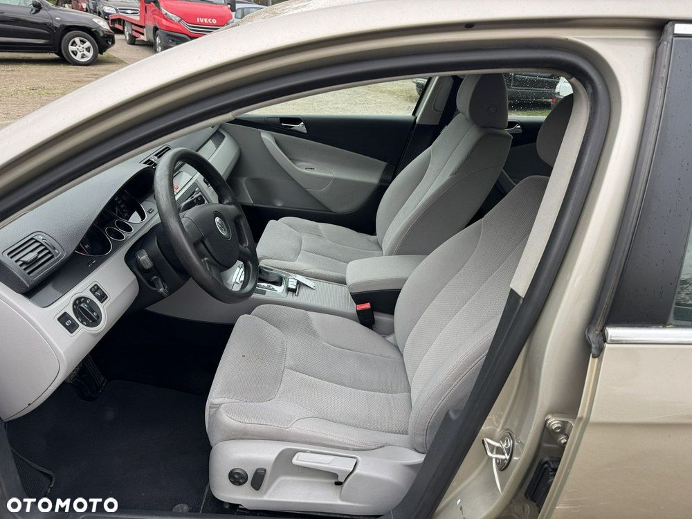 Volkswagen Passat 2.0 FSI Automatik Comfortline - 21