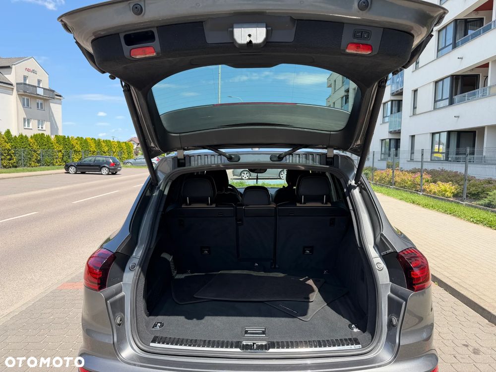 Porsche Cayenne S - 21