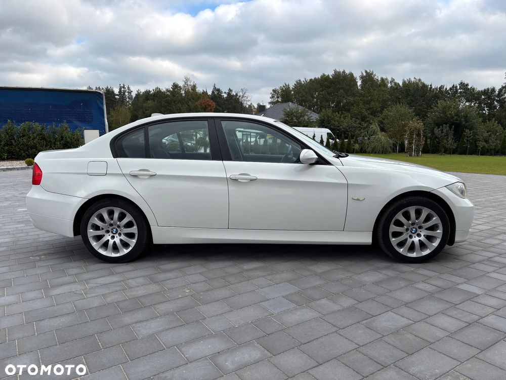 BMW Seria 3 320d - 24