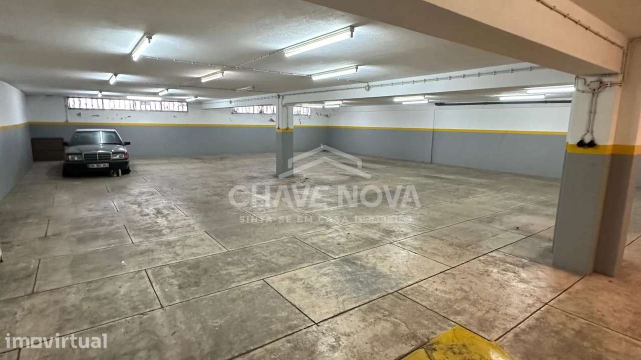 Armazém no Centro de Vila Nova de Gaia - Grande imagem: 2/7