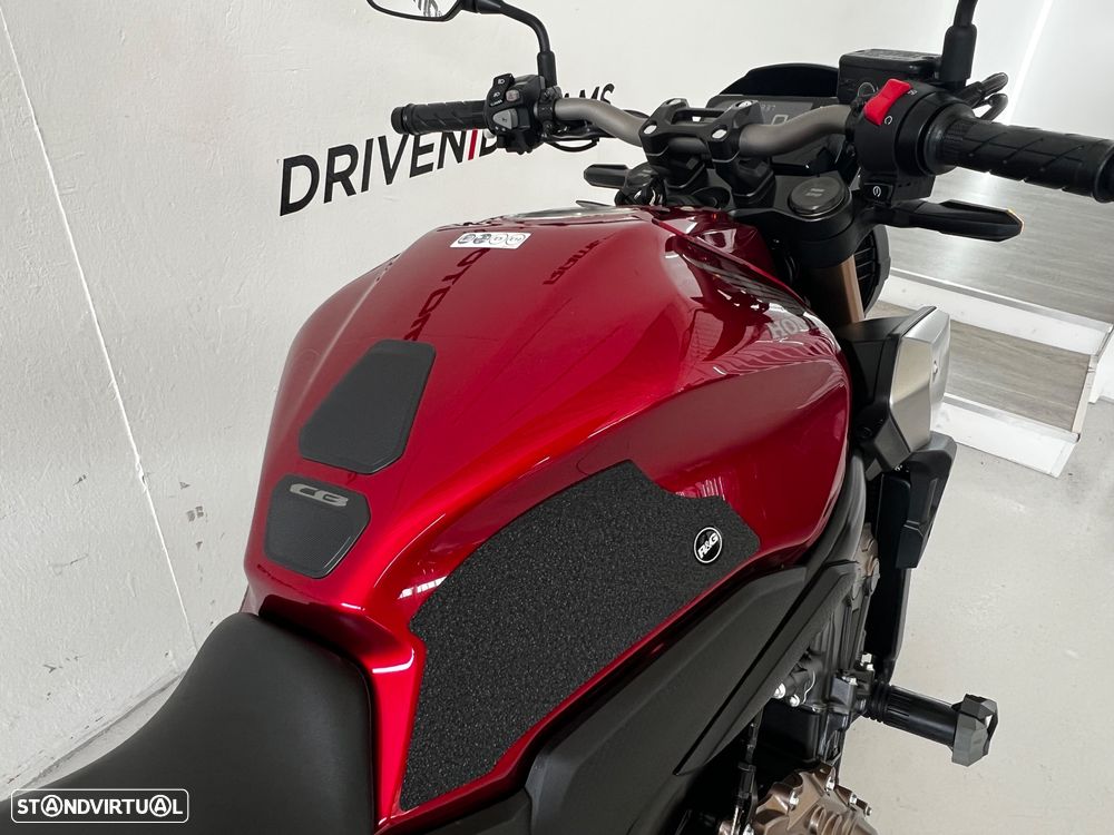 Honda CB 650R - 8