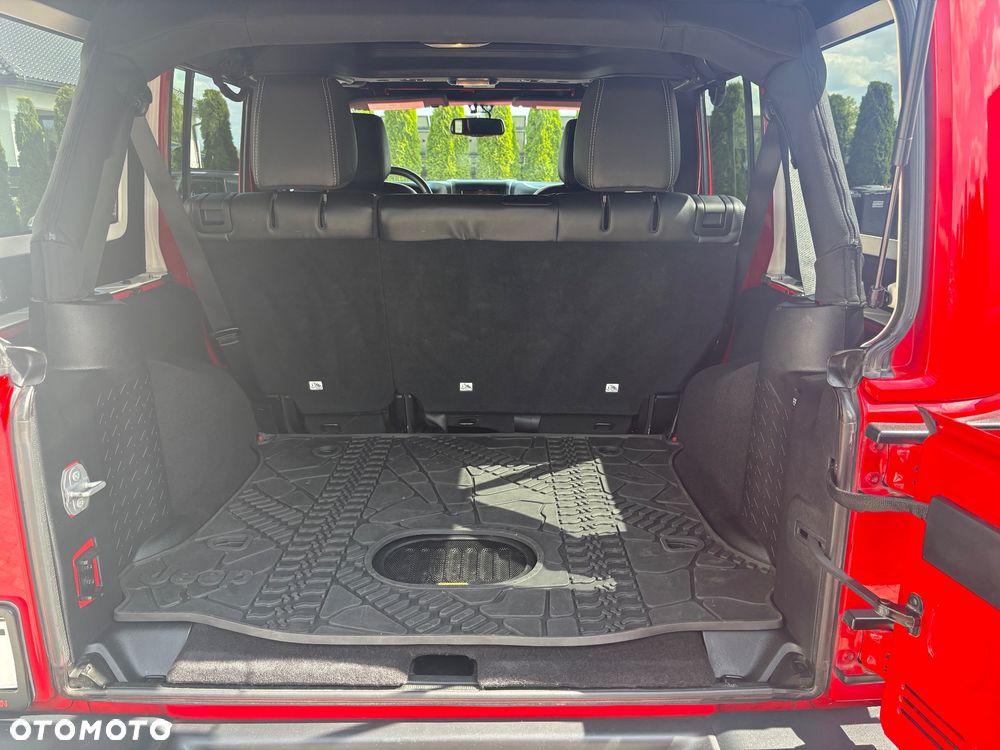 Jeep Wrangler 3.6 Unlim Sahara - 16