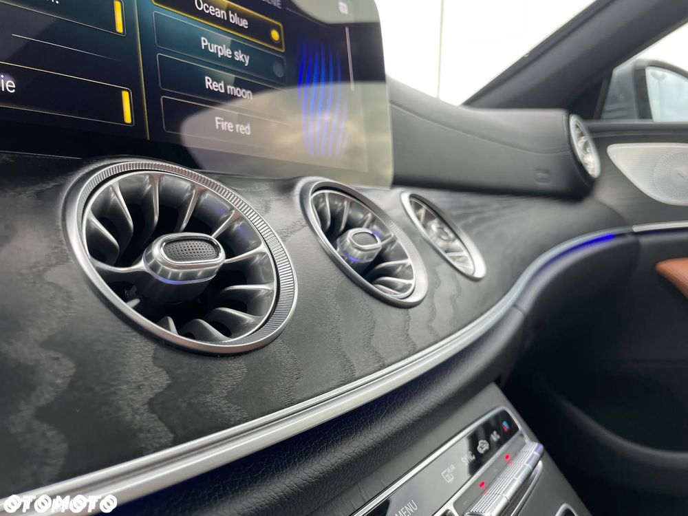 Mercedes-Benz CLS 300 d 4Matic 9G-TRONIC AMG Line - 32