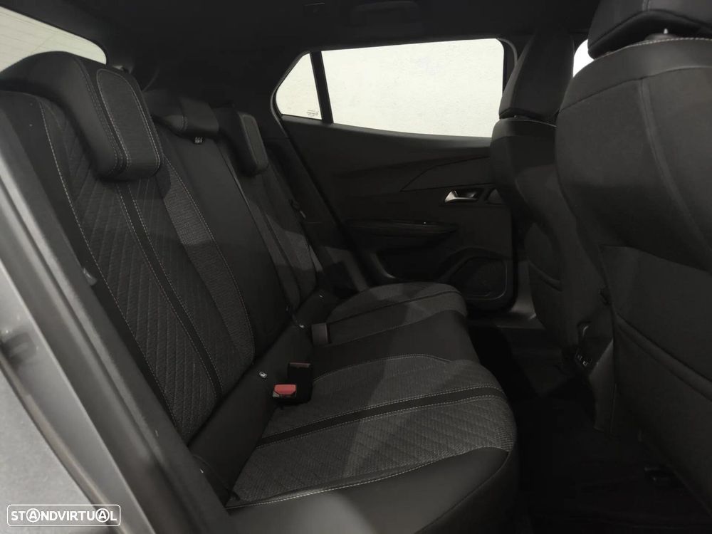 Peugeot e-2008 54 kWh Allure - 24