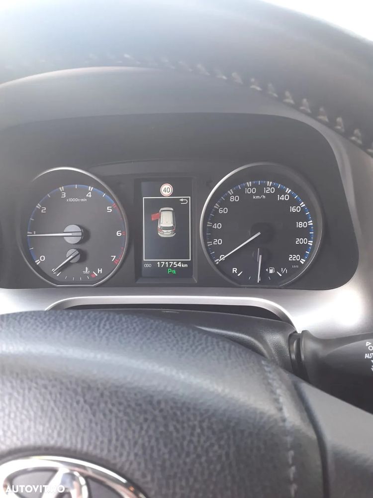 Toyota RAV4 2.0 D-4D 2WD Luxury - 2