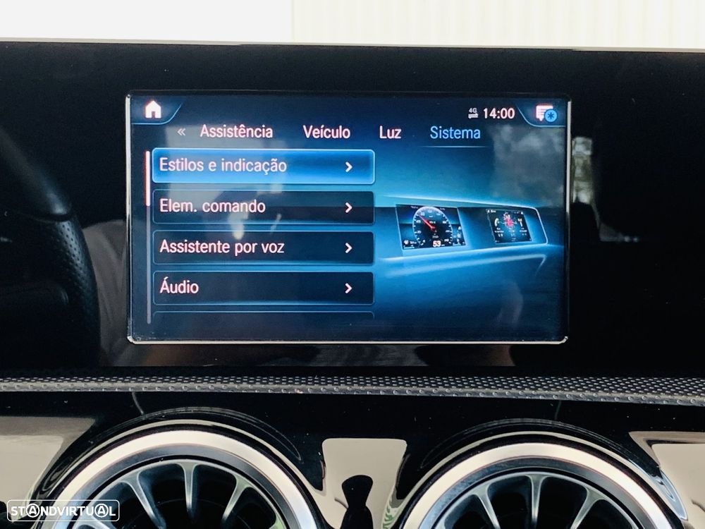 Mercedes-Benz A 250 Limousine e AMG Line - 27