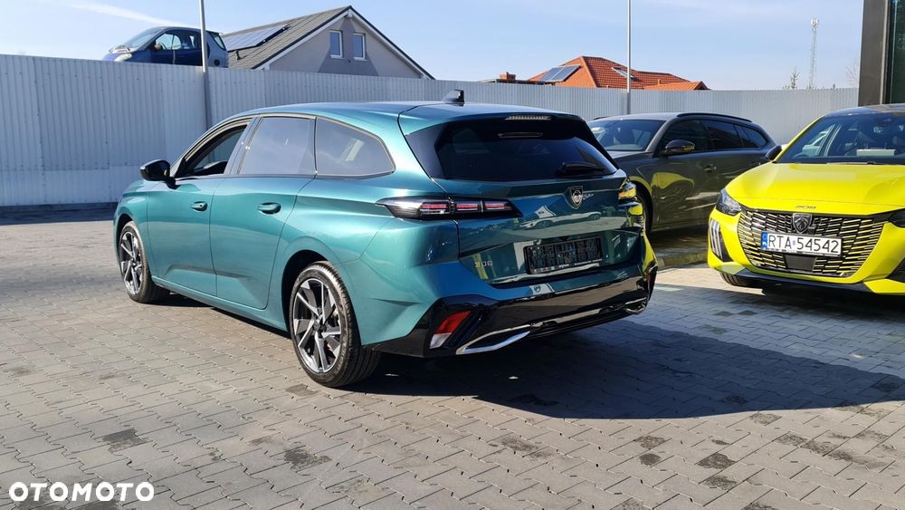 Peugeot 308 - 8